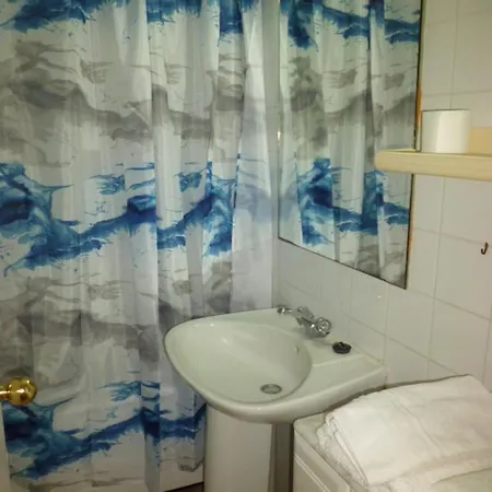 Castle Harbour 3 *